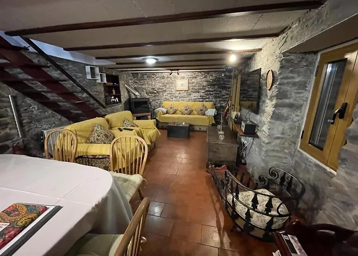 Casa Dos Falcoes Casa Rural De Construcao Tradicional