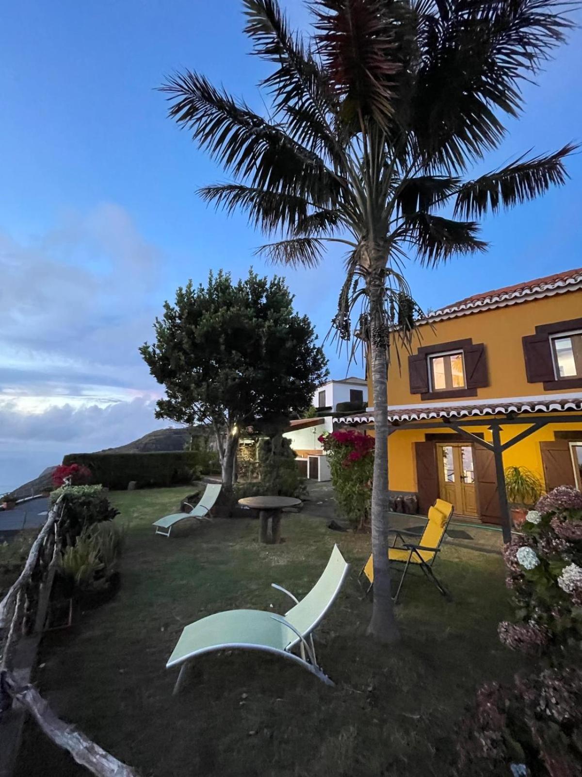 Casa Dos Falcoes De Construcao Tradicional * Faja da Ovelha