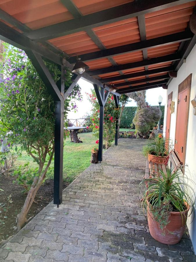 Casa Dos Falcoes De Construcao Tradicional *
